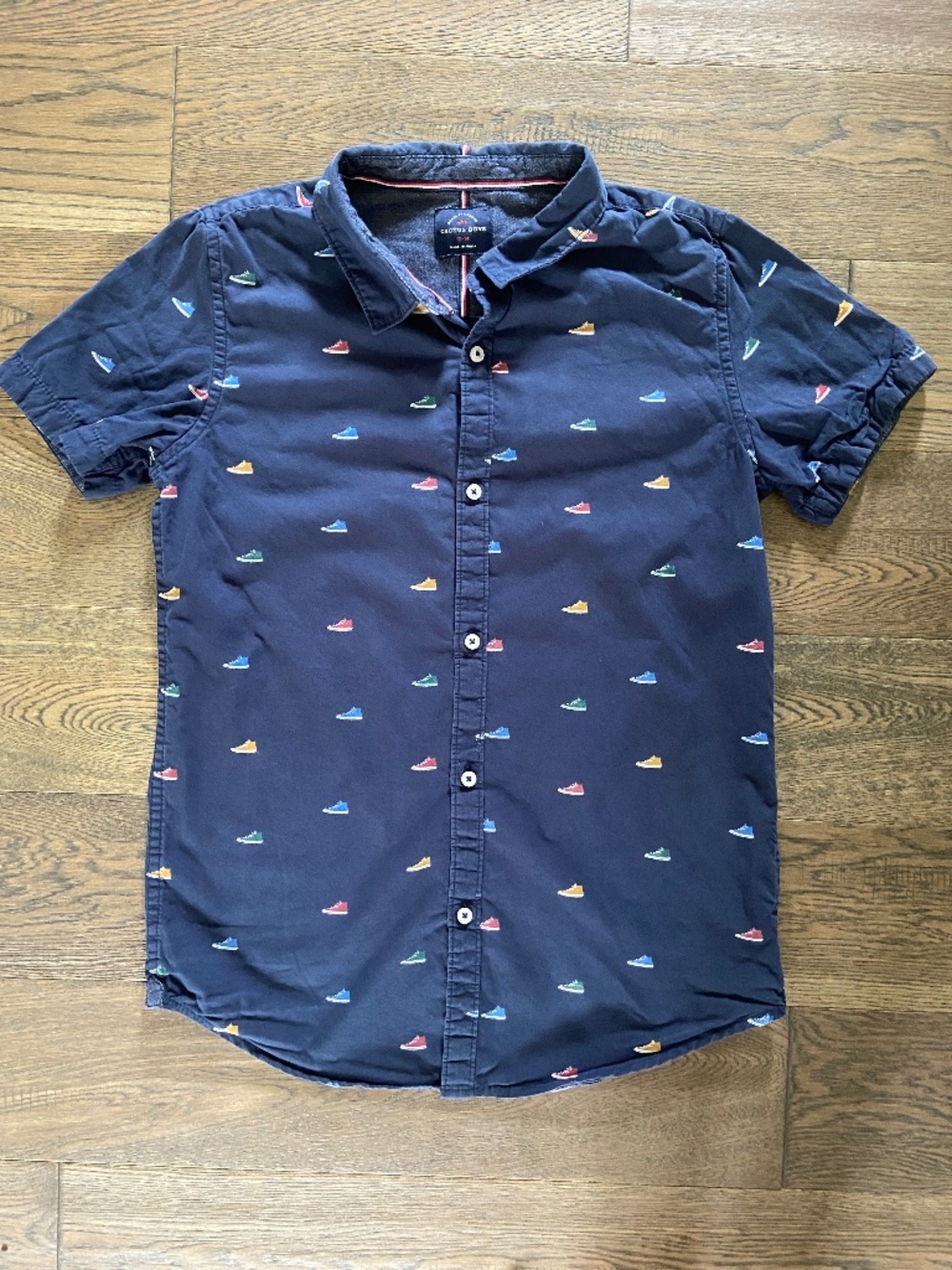 EUC: Cactus Boys Short Sleeve Button Down 100% Cotton “Sneaker” Shirt - 13-14 yr
